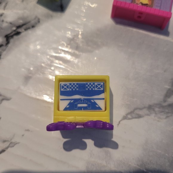 2021 Advent Polly Pocket Chalet - Picture 13 of 16